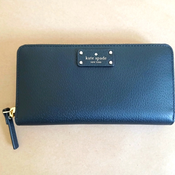 kate spade Handbags - Kate Spade Neda Grove Street Black Zippered Wallet NWT